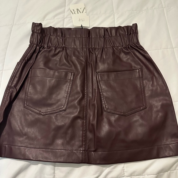 Mini zara  skirt - Picture 2 of 4